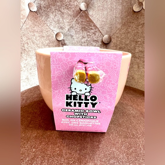 Hello Kitty Ramen Bowl with Chopsticks - Picture 3 of 4
